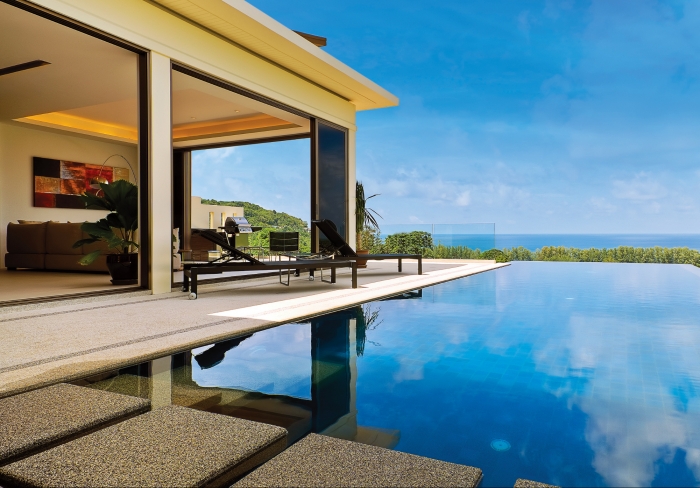 Seaview Villas in Naithon